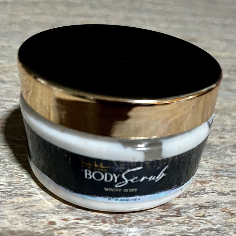 New Nicole Miller Winter Berry body scrub